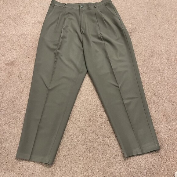 Briggs Pants Size 18W. Forest Sage Green. Belt Loops. Pleated Front. B72 - Picture 1 of 5